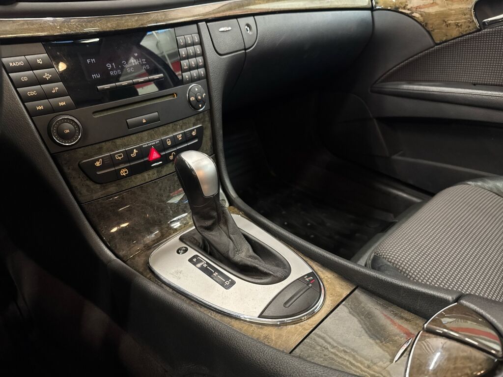 Mercedes-Benz E 2004 Hopea