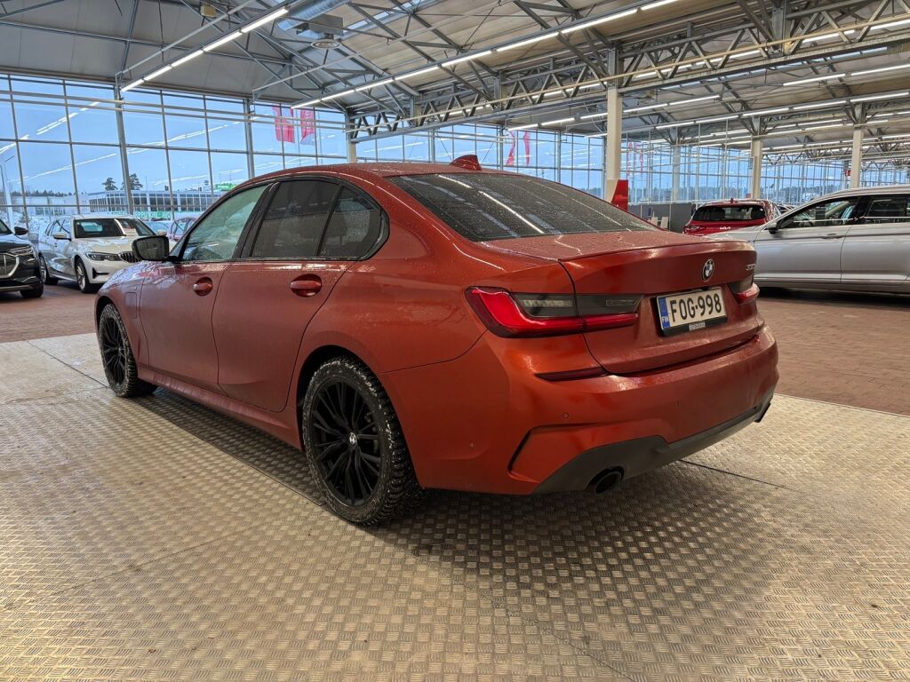 BMW 330 2020 Oranssi