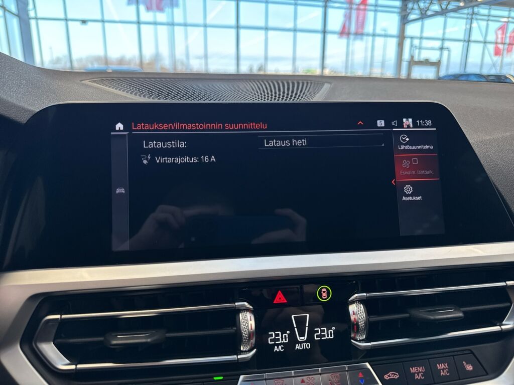 BMW 330 2020 Oranssi