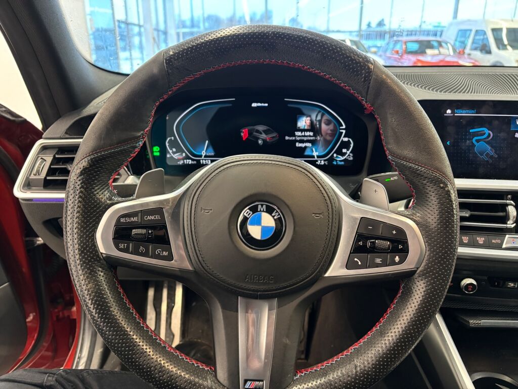 BMW 330 2020 Oranssi