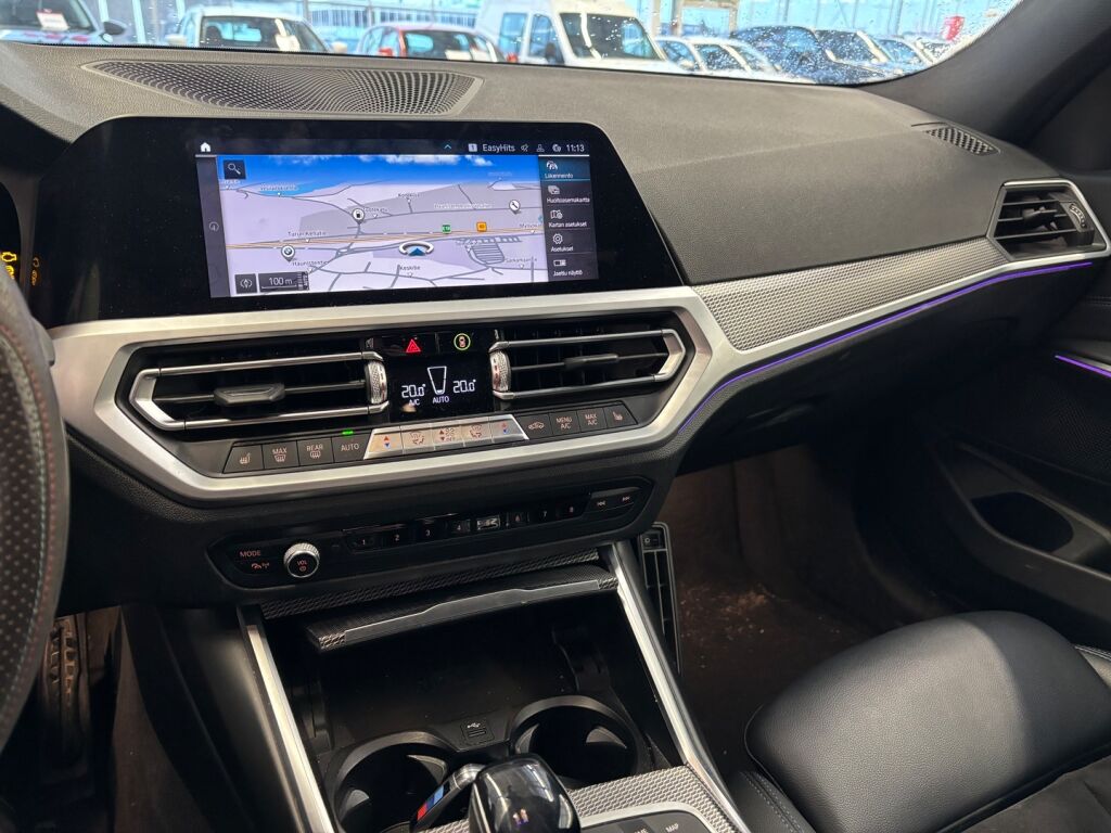 BMW 330 2020 Oranssi