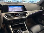 BMW 330 2020 Oranssi