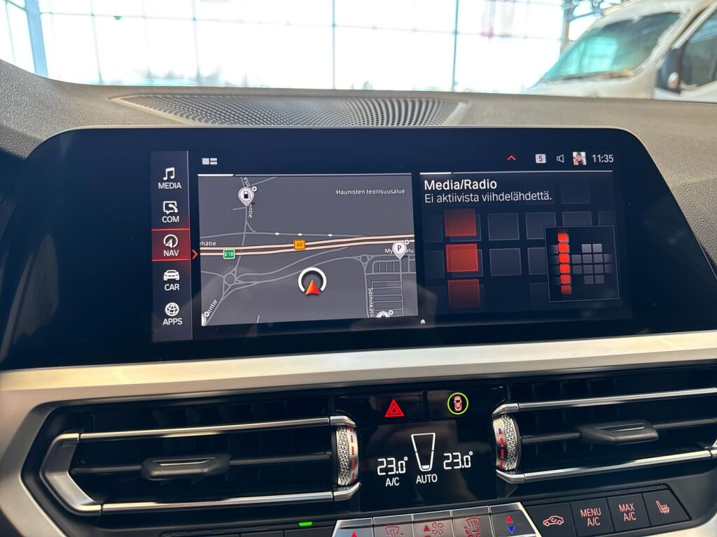 BMW 330 2020 Oranssi