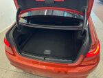 BMW 330 2020 Oranssi