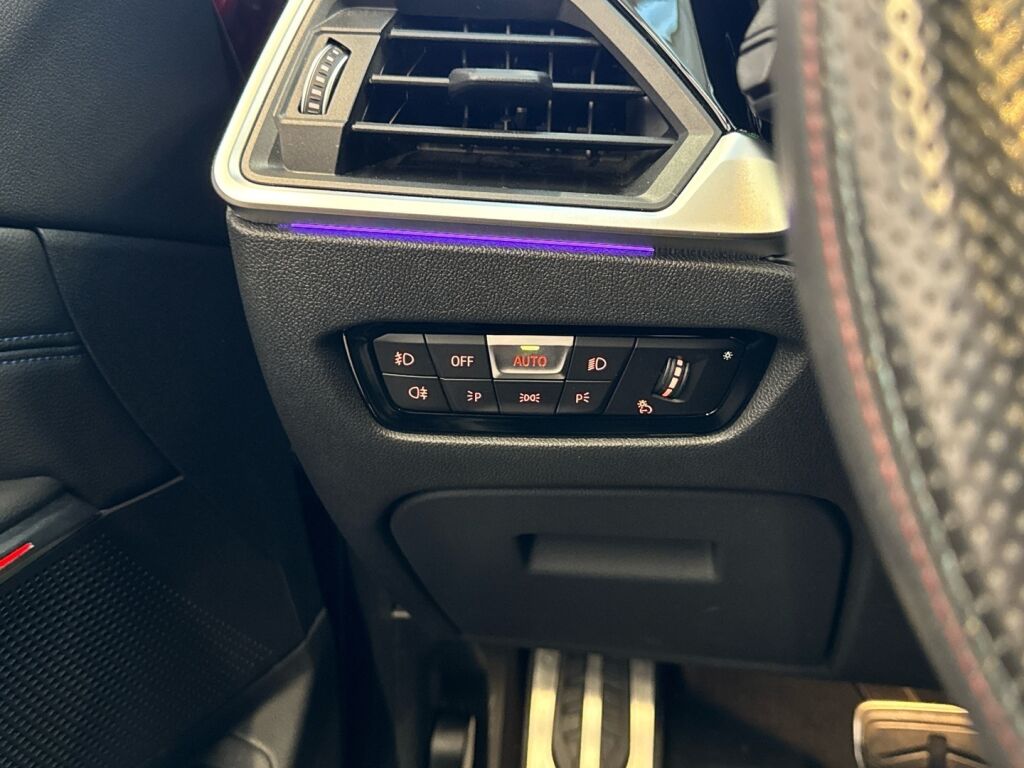 BMW 330 2020 Oranssi