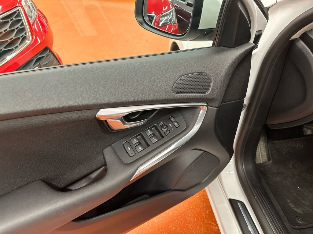 Volvo V40 2016 Valkoinen