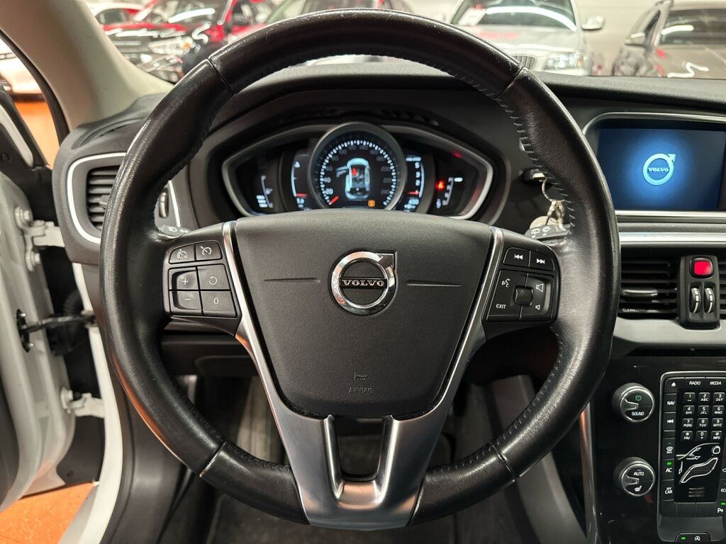 Volvo V40 2016 Valkoinen