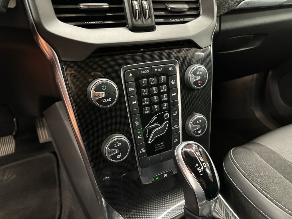 Volvo V40 2016 Valkoinen