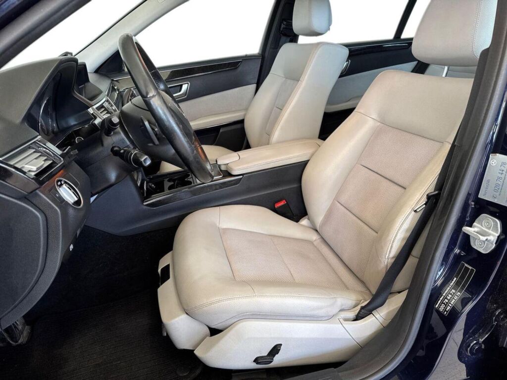 Mercedes-Benz E 2011 Sininen