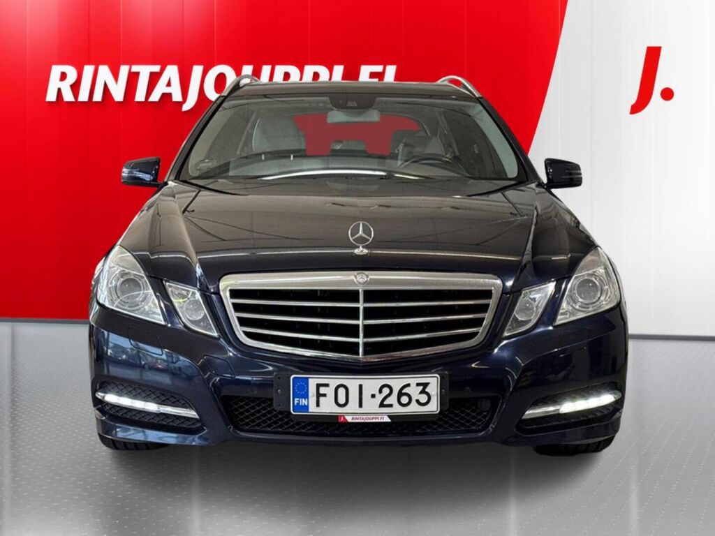 Mercedes-Benz E 2011 Sininen