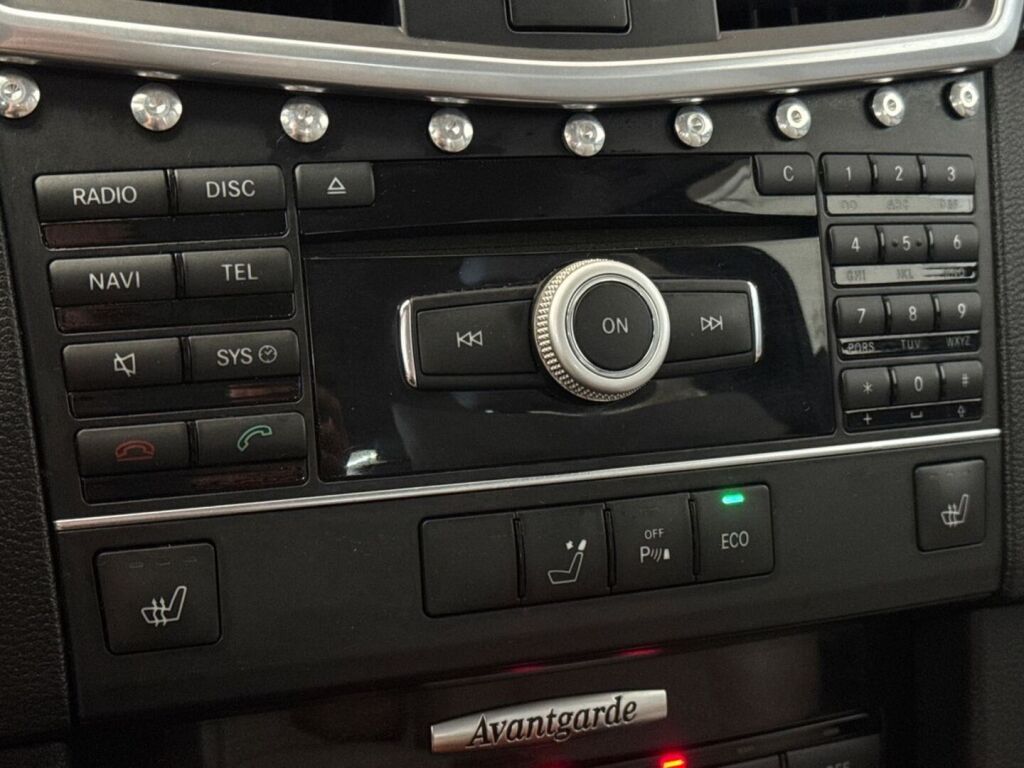 Mercedes-Benz E 2011 Sininen