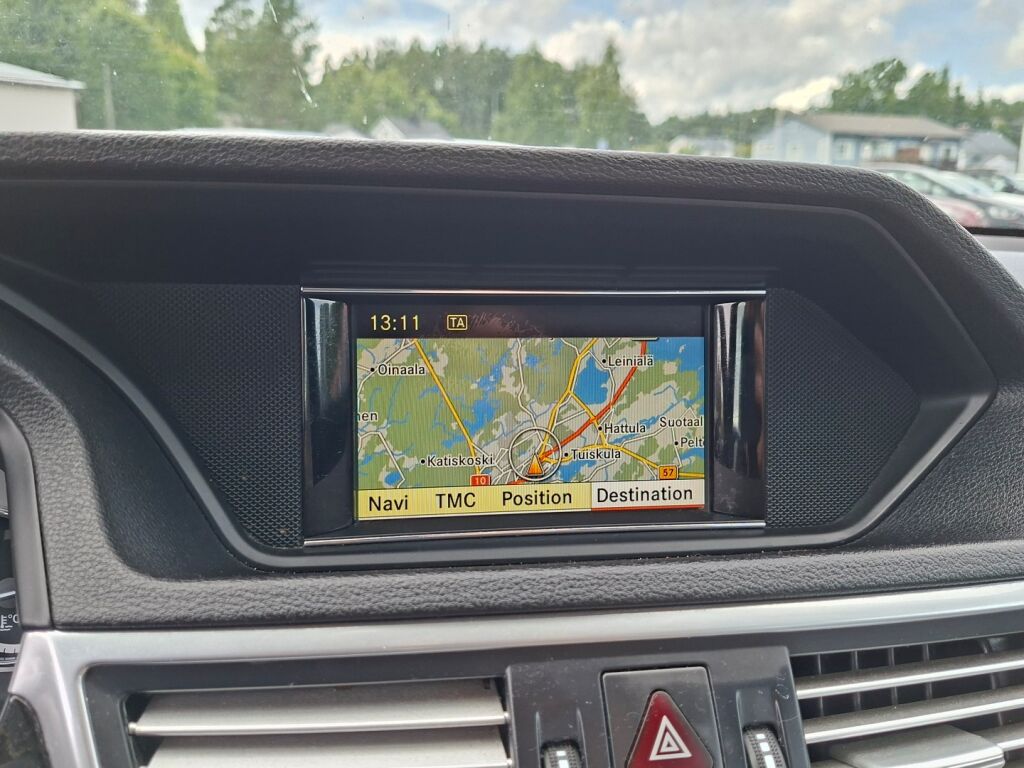 Mercedes-Benz E 2011 Sininen