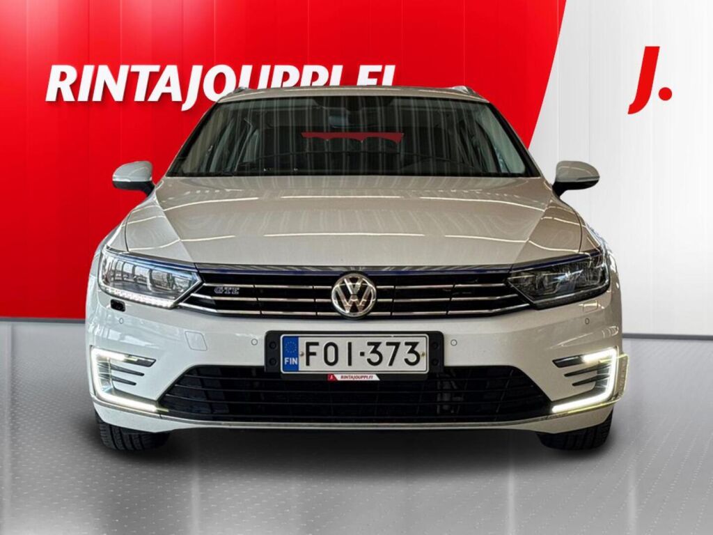 Volkswagen Passat 2019 Valkoinen