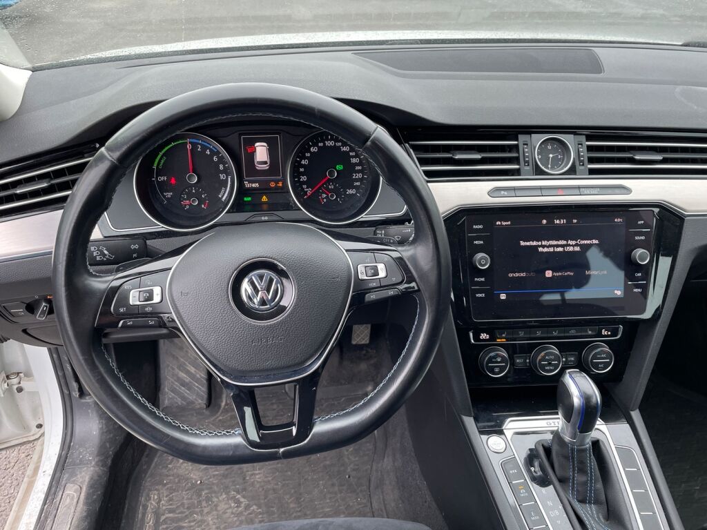 Volkswagen Passat 2019 Valkoinen