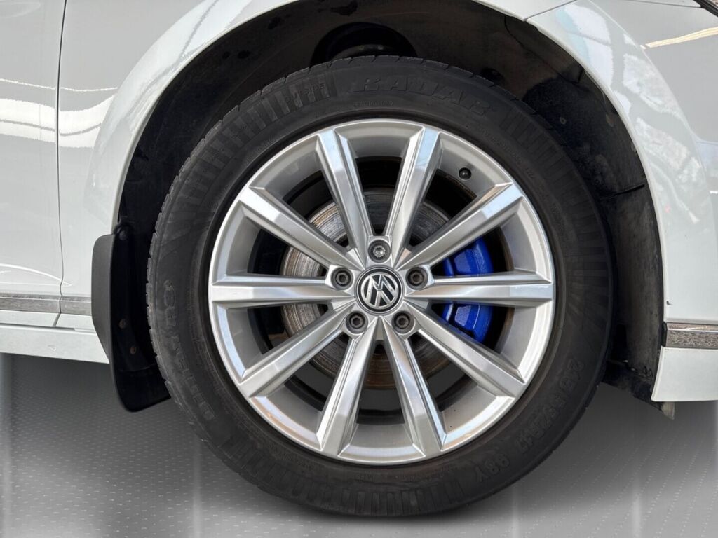 Volkswagen Passat 2019 Valkoinen