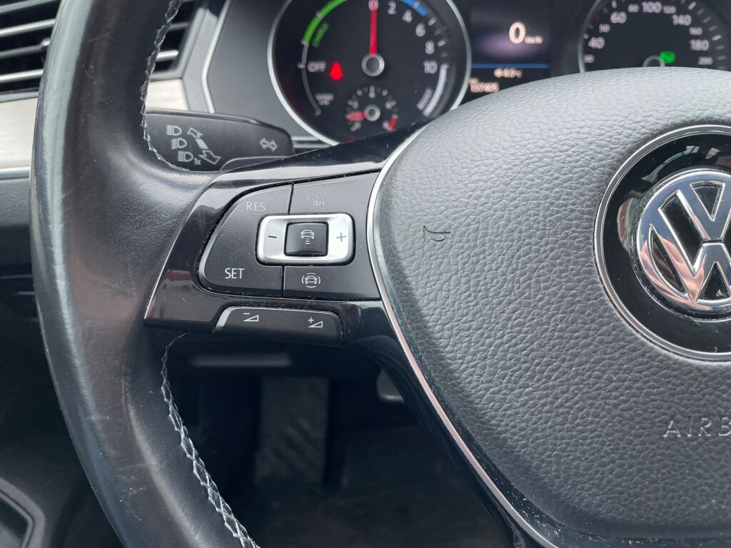 Volkswagen Passat 2019 Valkoinen