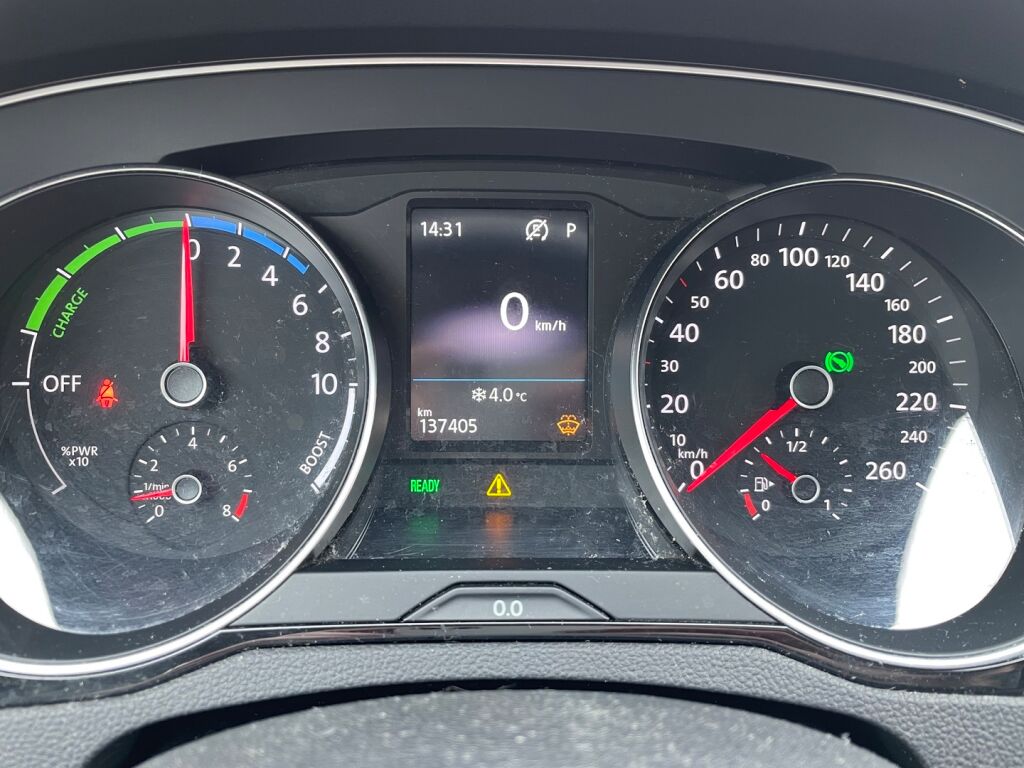 Volkswagen Passat 2019 Valkoinen