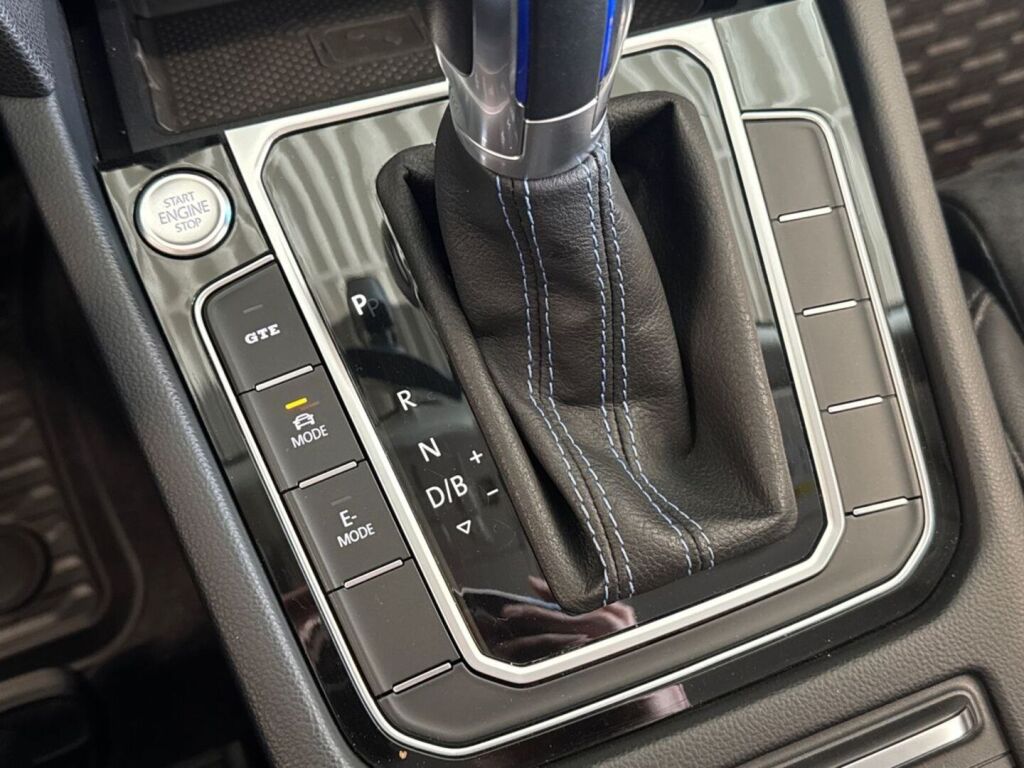 Volkswagen Passat 2019 Valkoinen
