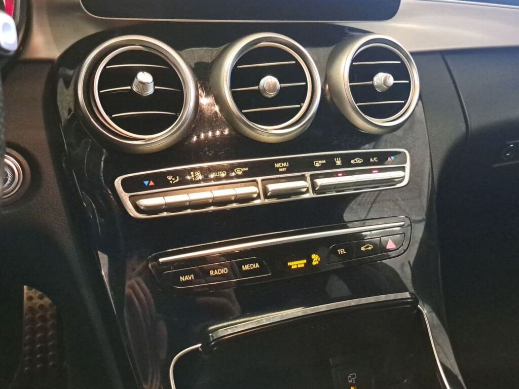 Mercedes-Benz C 2019 Musta