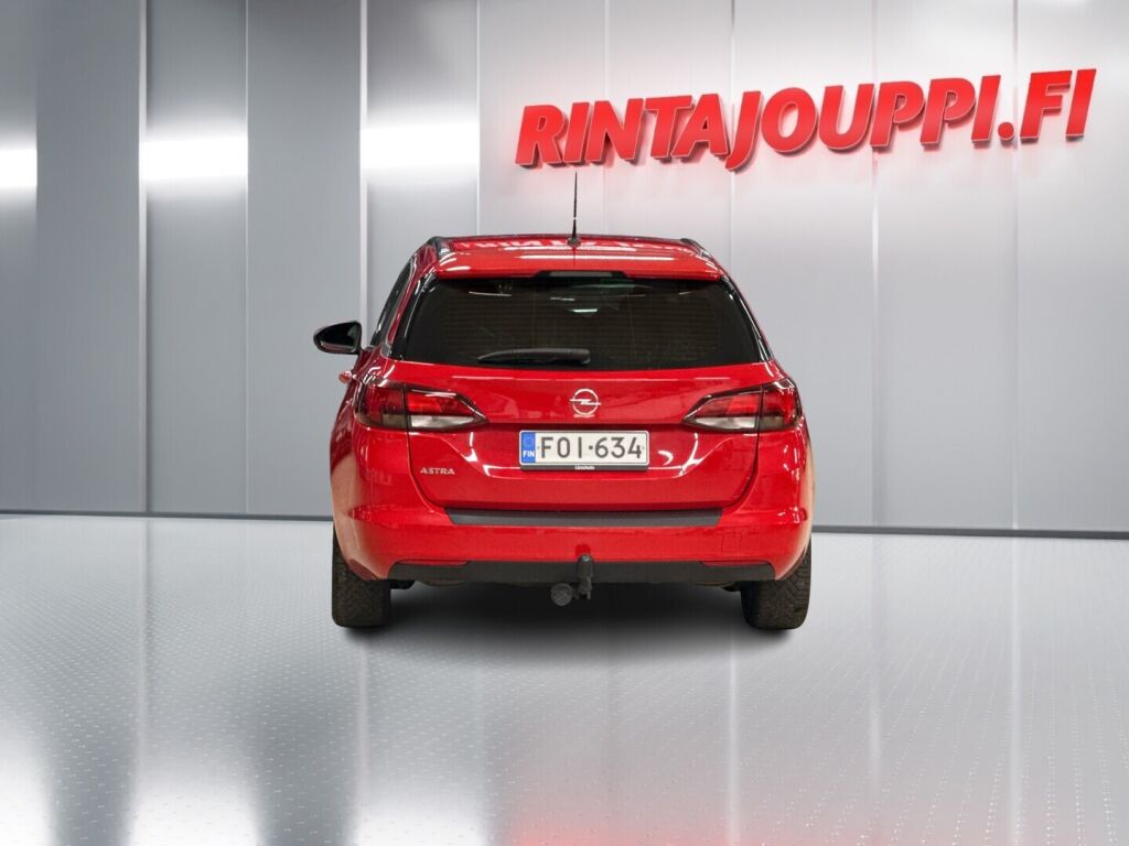 Opel Astra 2020 Punainen