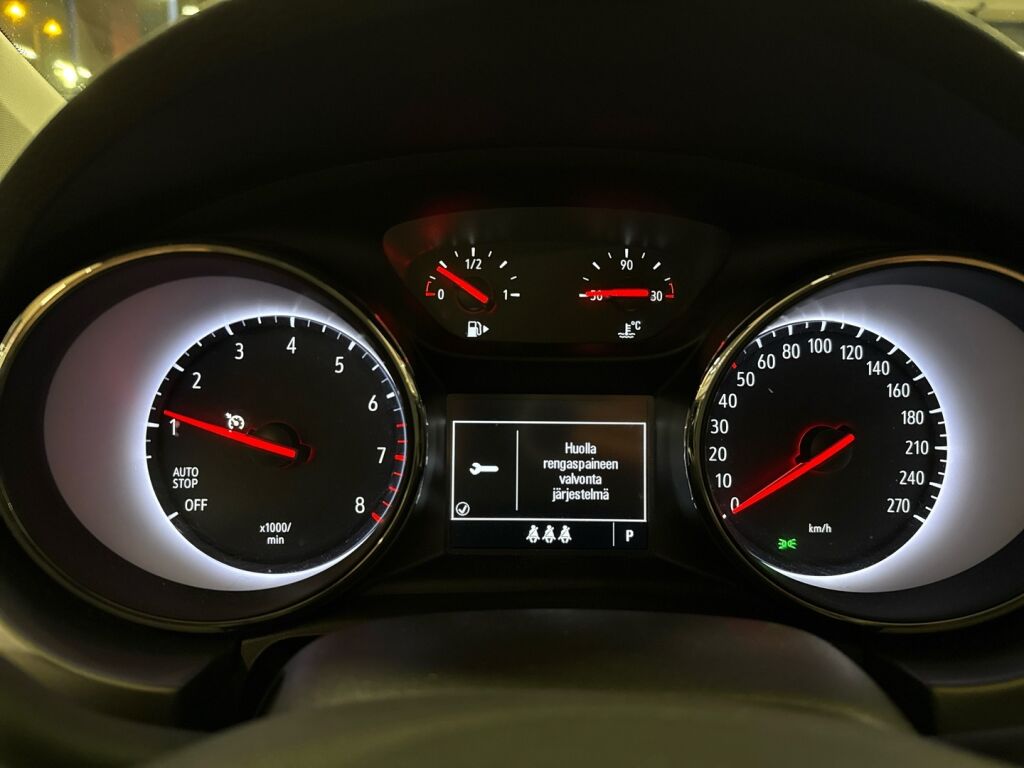 Opel Astra 2020 Punainen