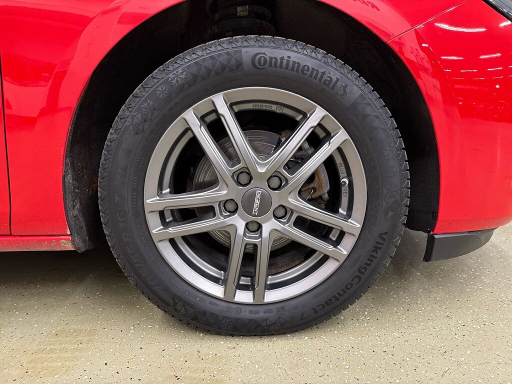 Opel Astra 2020 Punainen