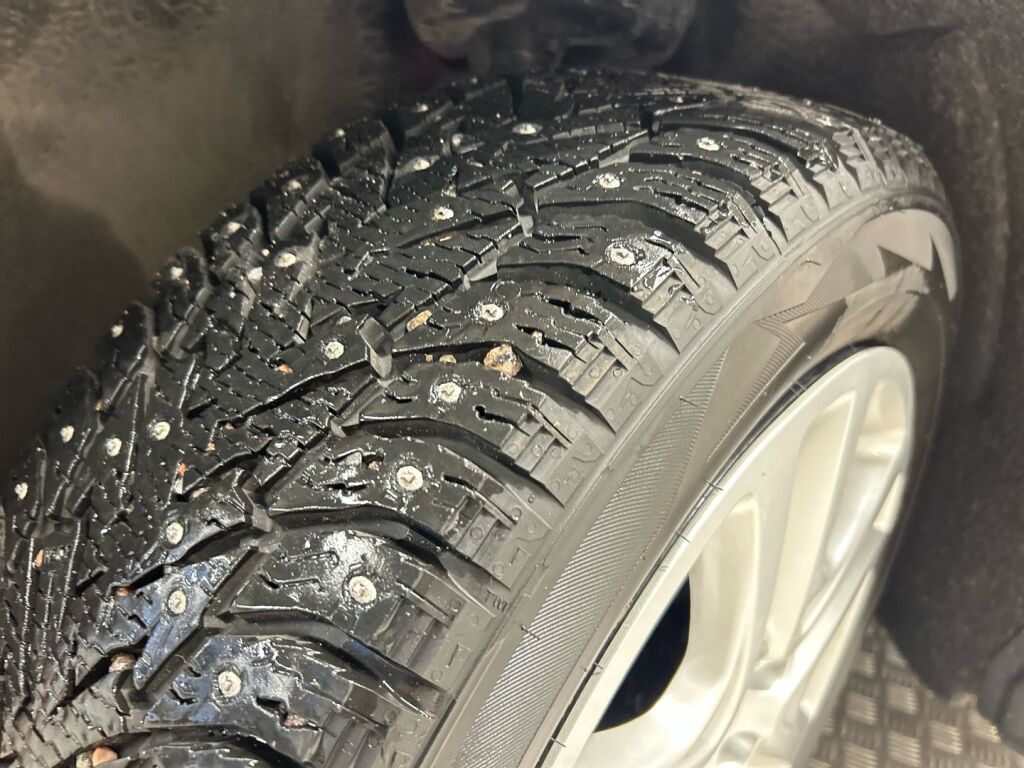 Opel Astra 2021 Punainen