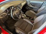 Opel Astra 2020 Punainen