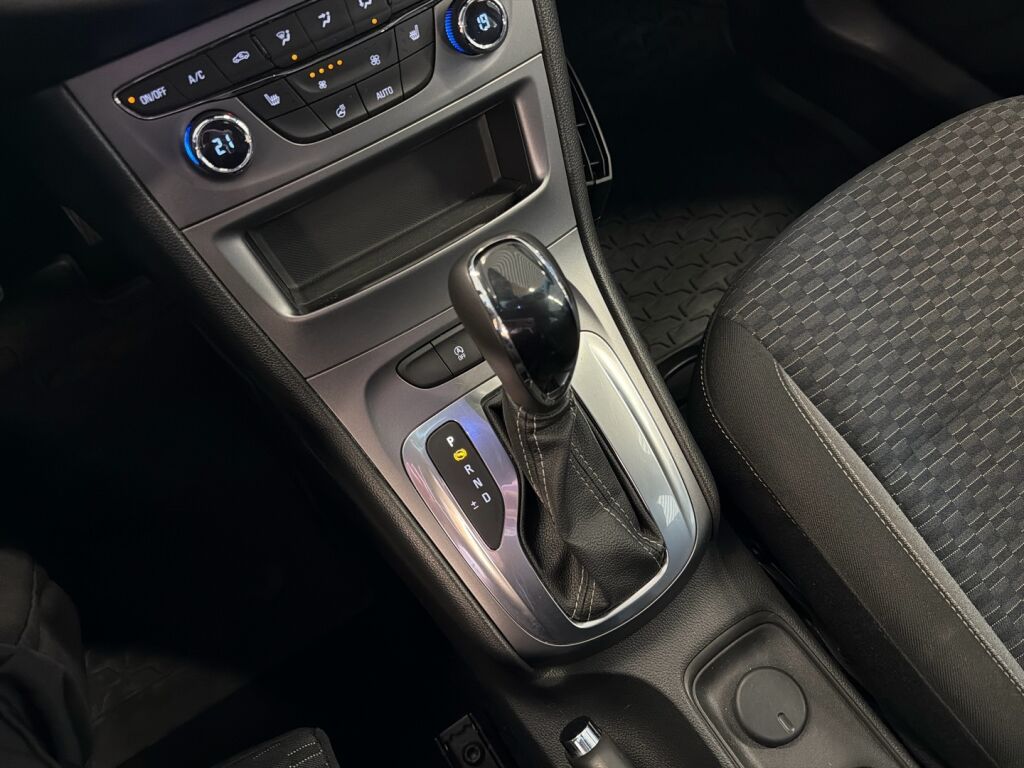 Opel Astra 2020 Punainen
