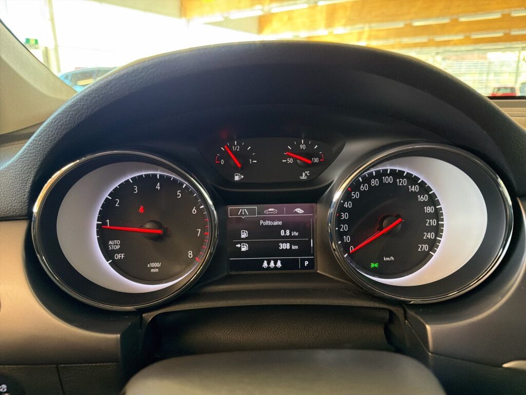Opel Astra 2020 Punainen