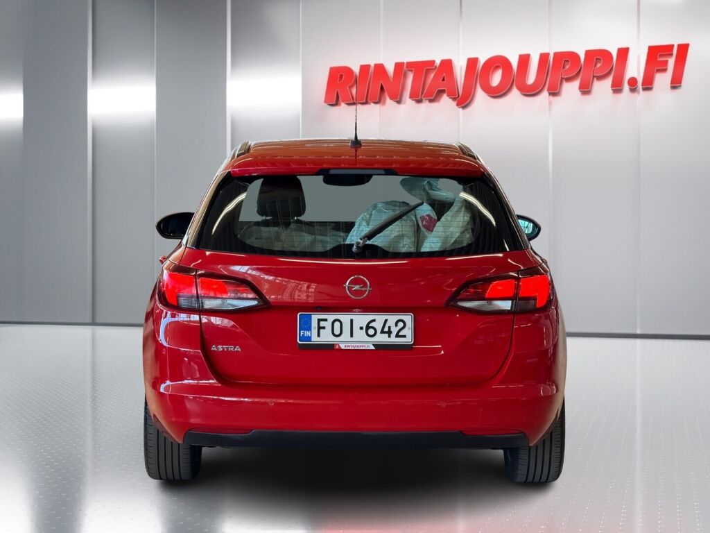 Opel Astra 2020 Punainen