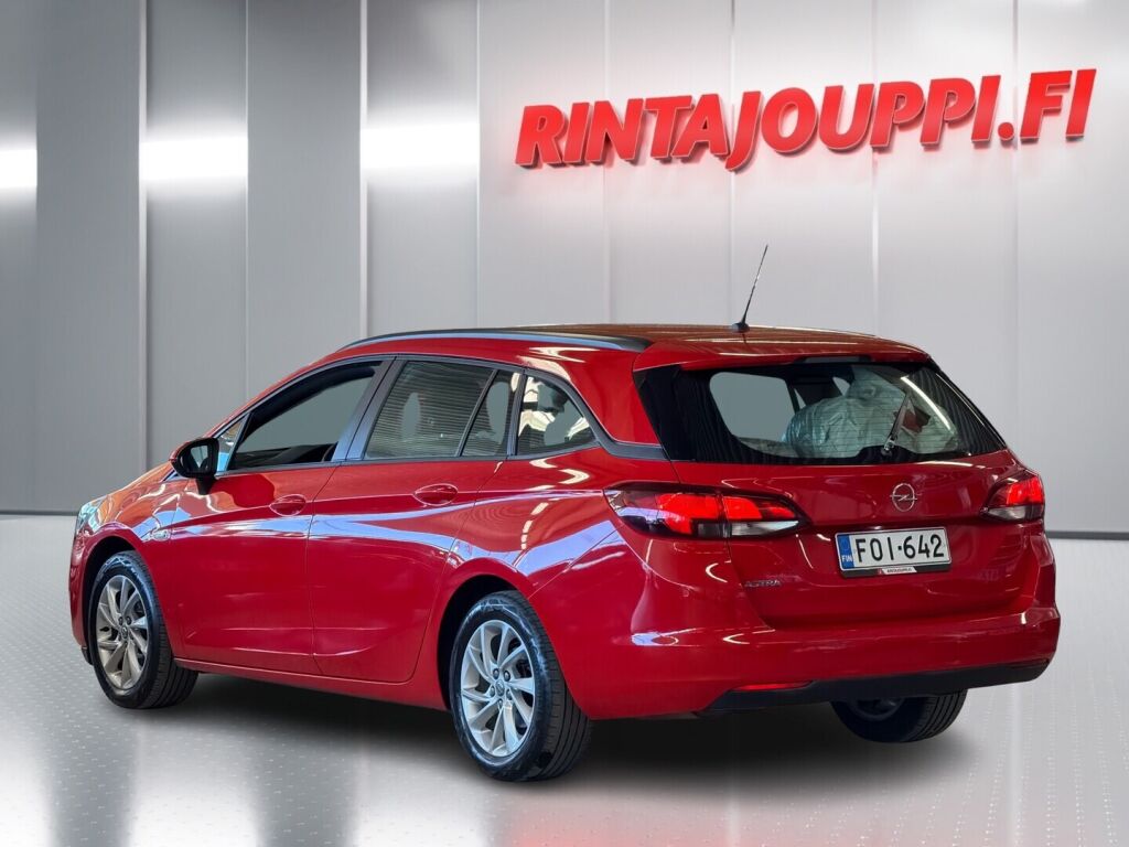 Opel Astra 2020 Punainen