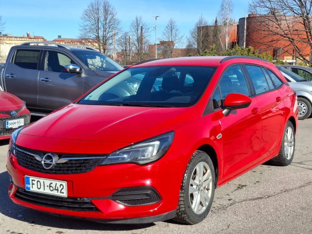 Opel Astra 2020 Punainen