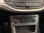 Opel Astra 2020 Punainen