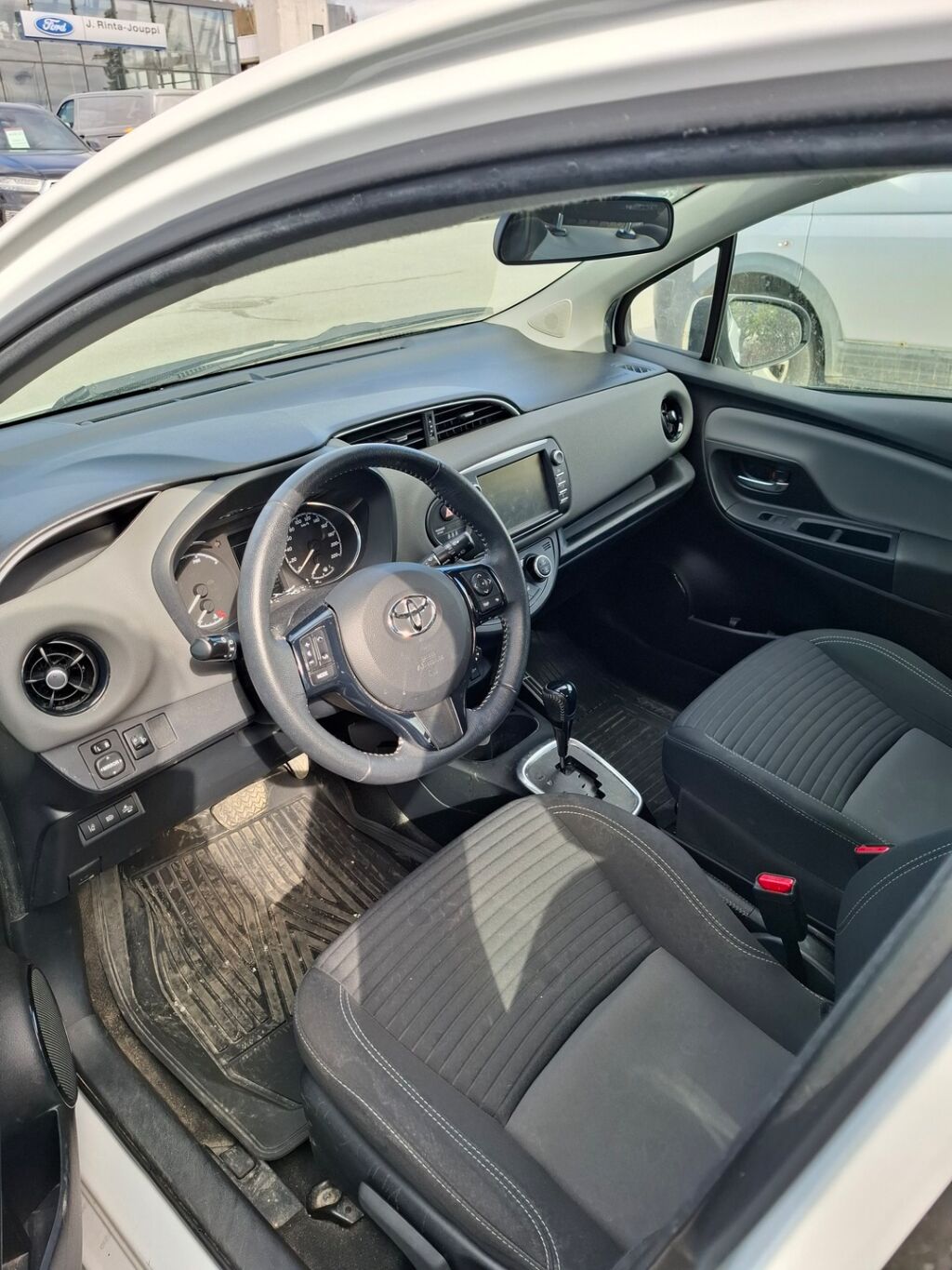 Toyota Yaris 2020 Valkoinen