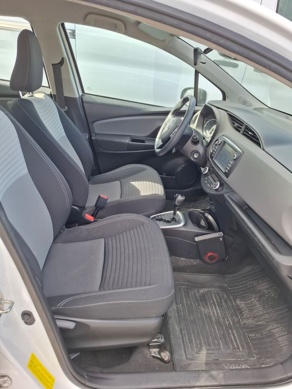 Toyota Yaris 2020 Valkoinen