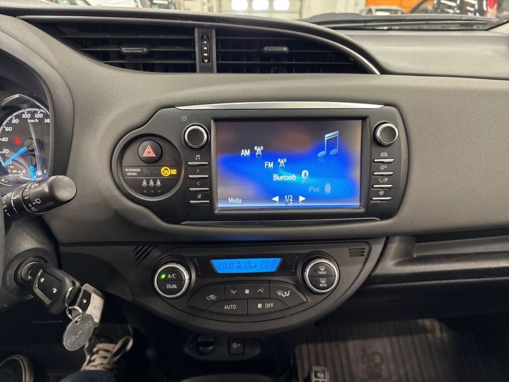 Toyota Yaris 2020 Valkoinen