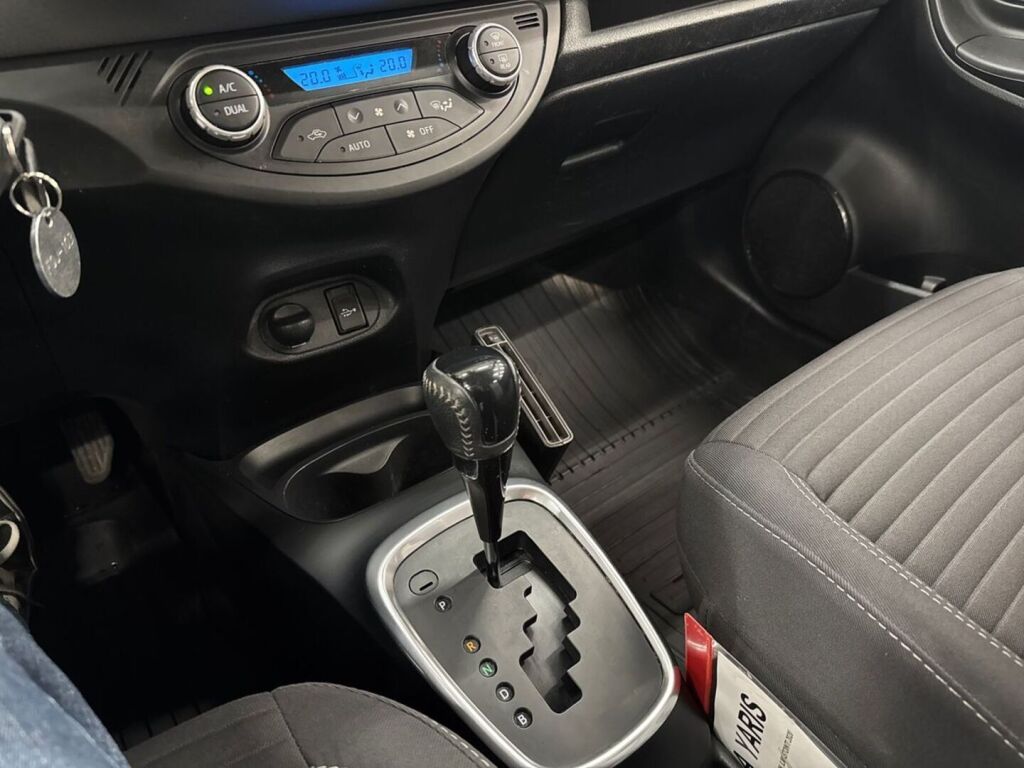 Toyota Yaris 2020 Valkoinen