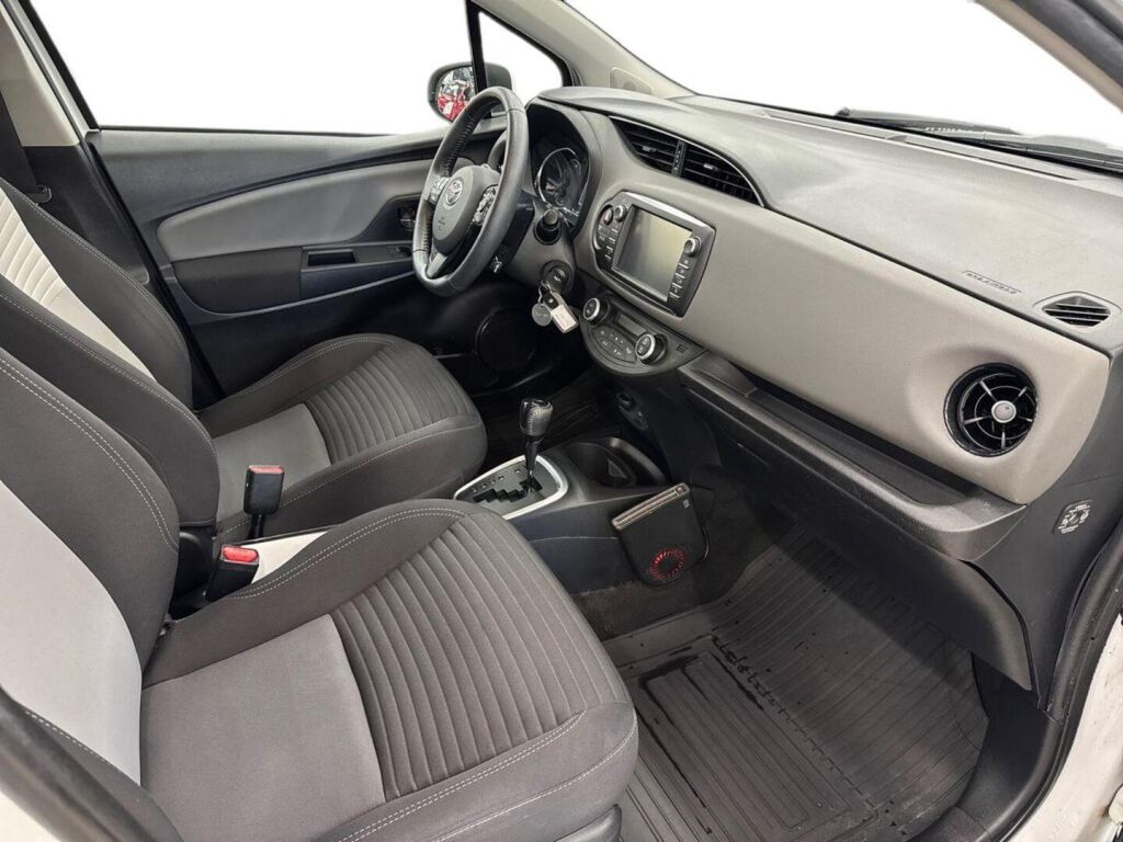 Toyota Yaris 2020 Valkoinen