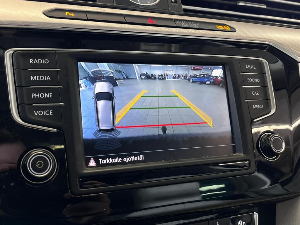 Volkswagen Passat 2016 Ruskea (beige)