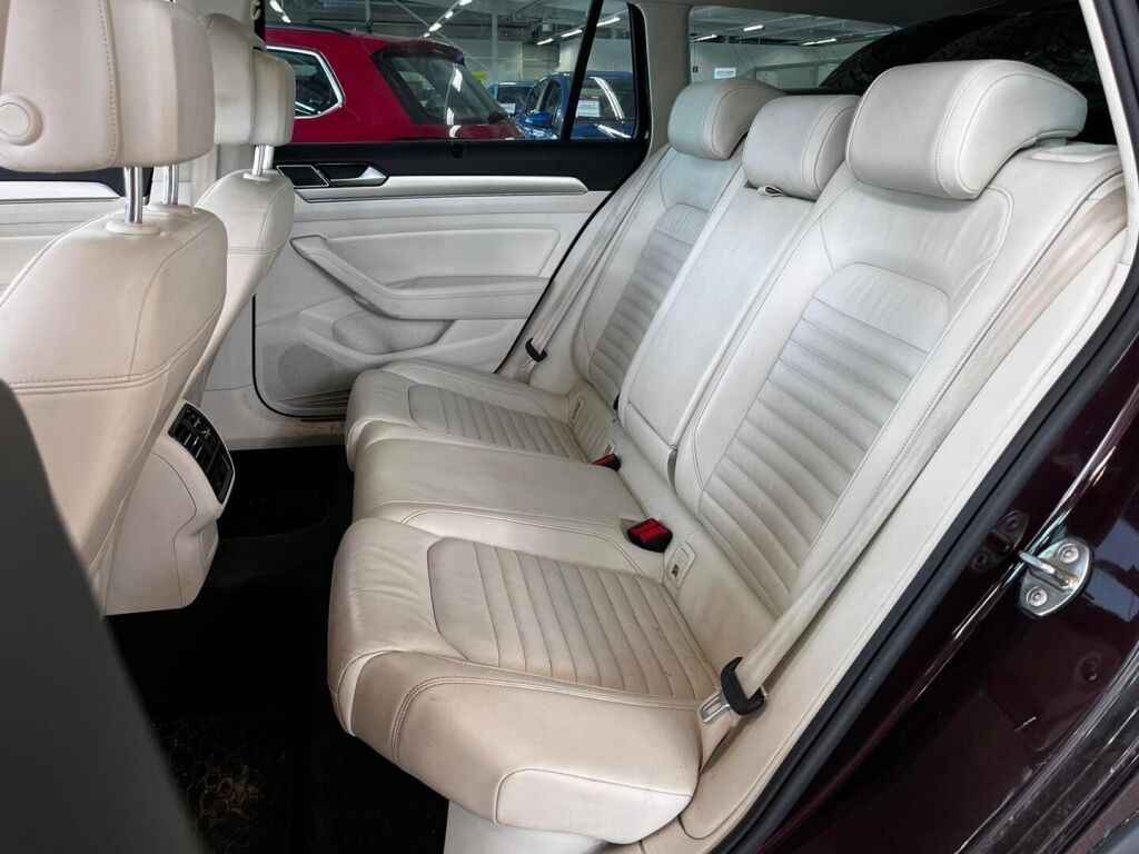 Volkswagen Passat 2016 Ruskea (beige)