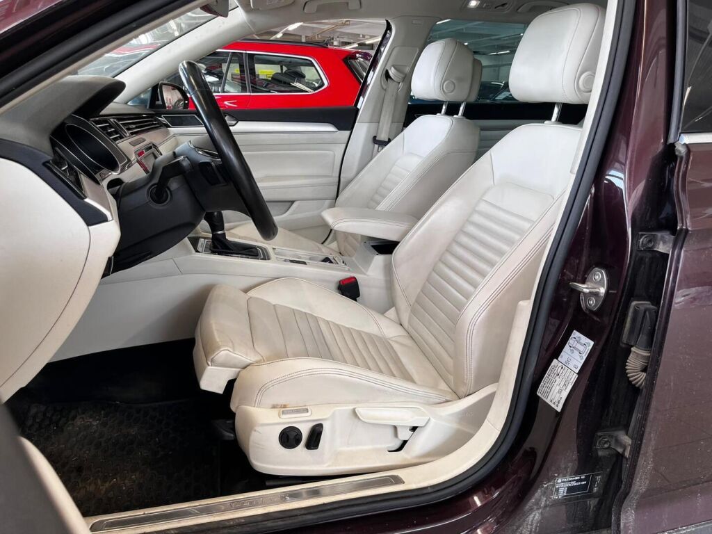 Volkswagen Passat 2016 Ruskea (beige)
