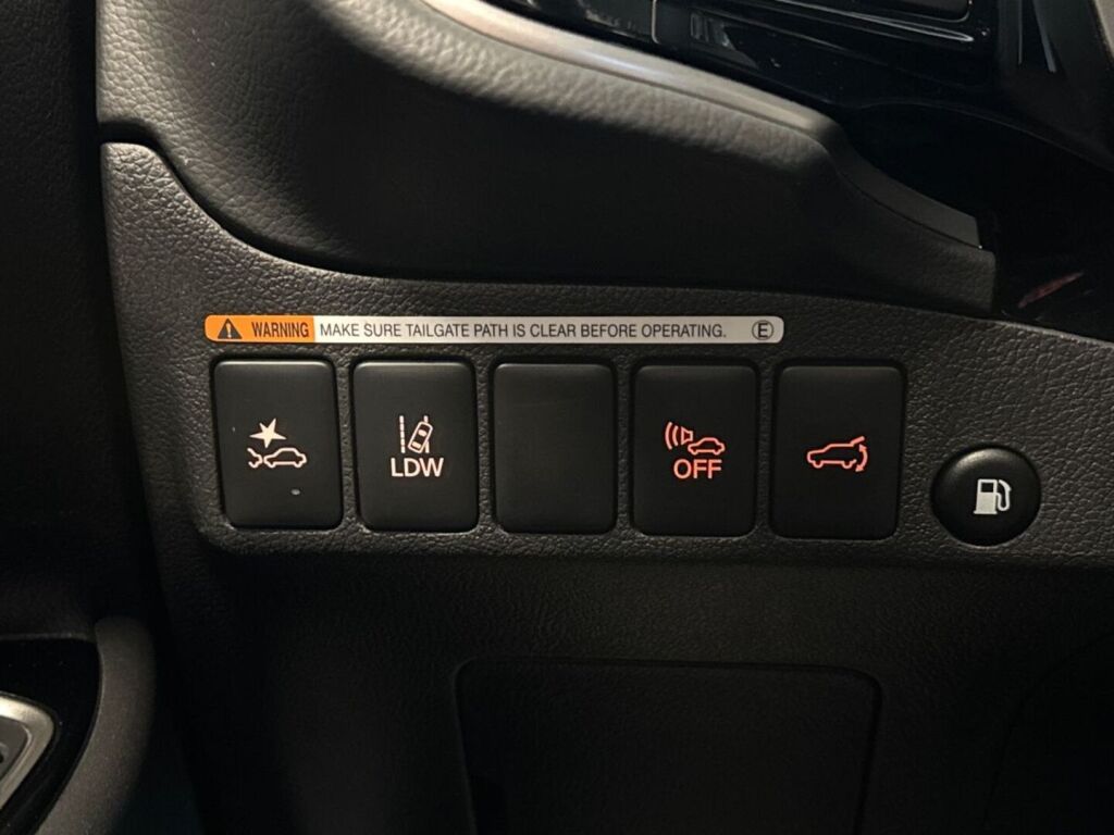 Mitsubishi Outlander PHEV 2021 Musta