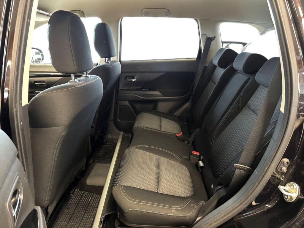 Mitsubishi Outlander PHEV 2021 Musta