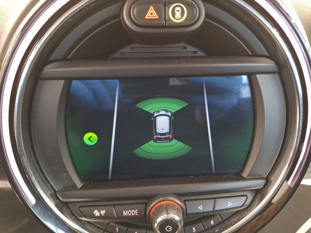 Mini Countryman 2020 Punainen