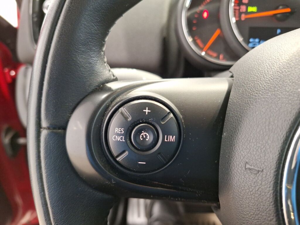 Mini Countryman 2020 Punainen