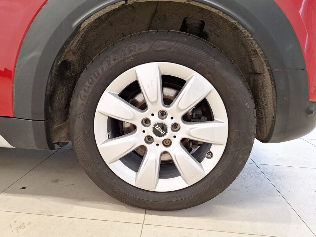 Mini Countryman 2020 Punainen