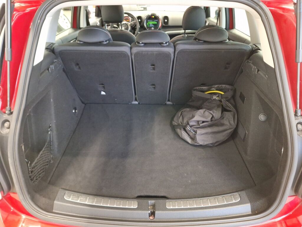 Mini Countryman 2020 Punainen