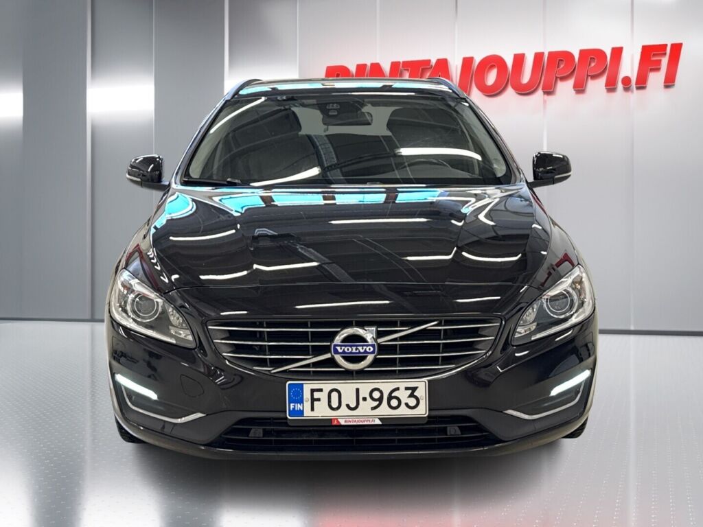 Volvo V60 2015 Musta