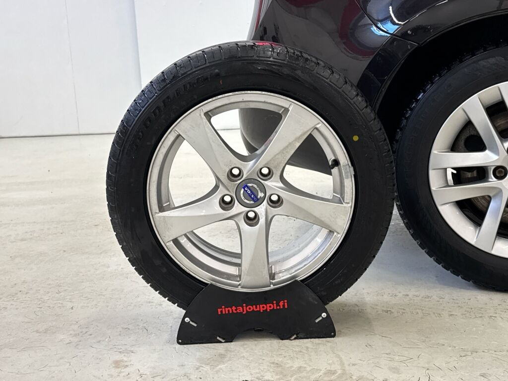 Volvo V60 2015 Musta